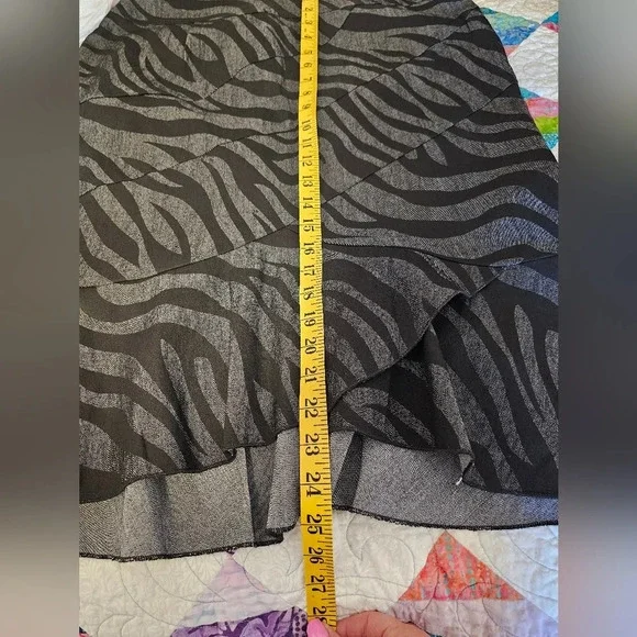 Sandro Black and Grey Zebra Print Knee Length Skirt Women's Size 10 NWOT - Picture 2 of 7
